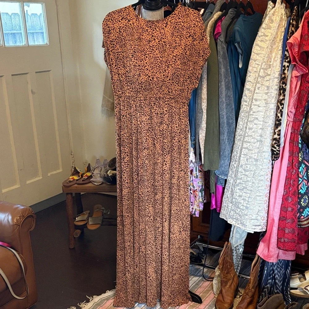 Leopard Print V-Neck Maxi Dress - Picture 6 of 6